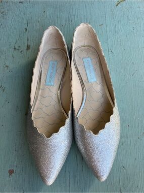 Betsey Johnson Silver Glitter Scallop-Edge Ballet Flats
